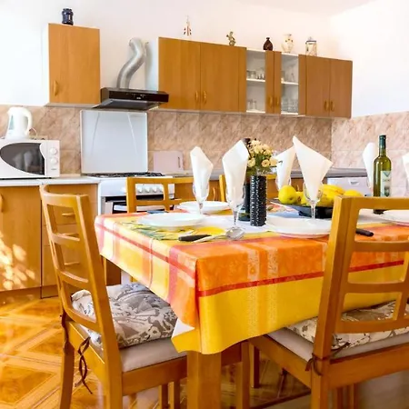 Ul. Mali Dol Apartman Jadranovo