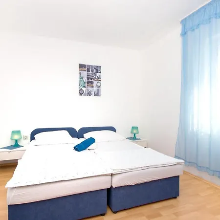 Ul. Mali Dol * Jadranovo