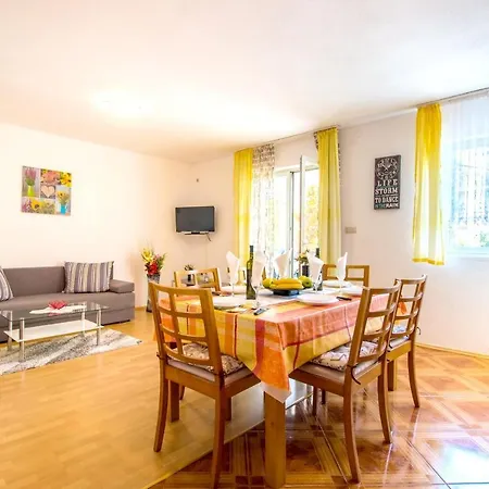 Apartman Ul. Mali Dol