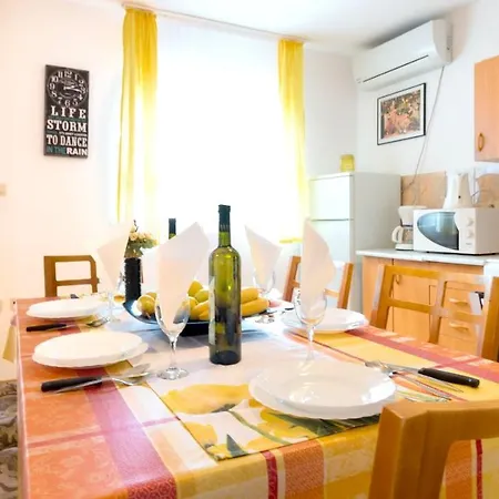 Ul. Mali Dol Apartman *